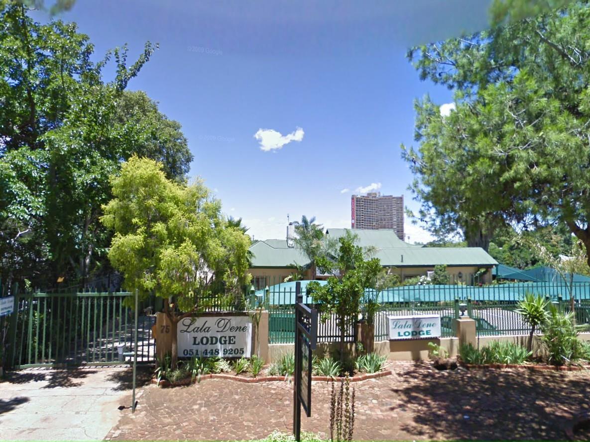 Lala Dene Lodge Bloemfontein Bagian luar foto